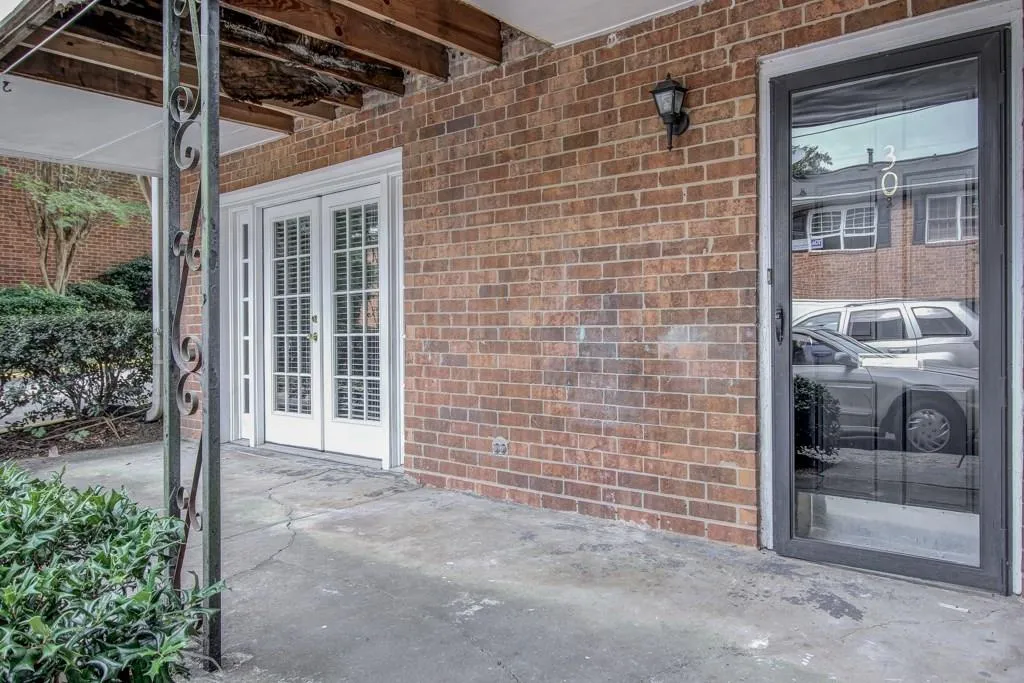 6520 Roswell Road Unit 30, Atlanta, Georgia 30328, 2 Bedrooms Bedrooms, ,2 BathroomsBathrooms,Residential,Sold,6520 Roswell Road Unit 30,6809417