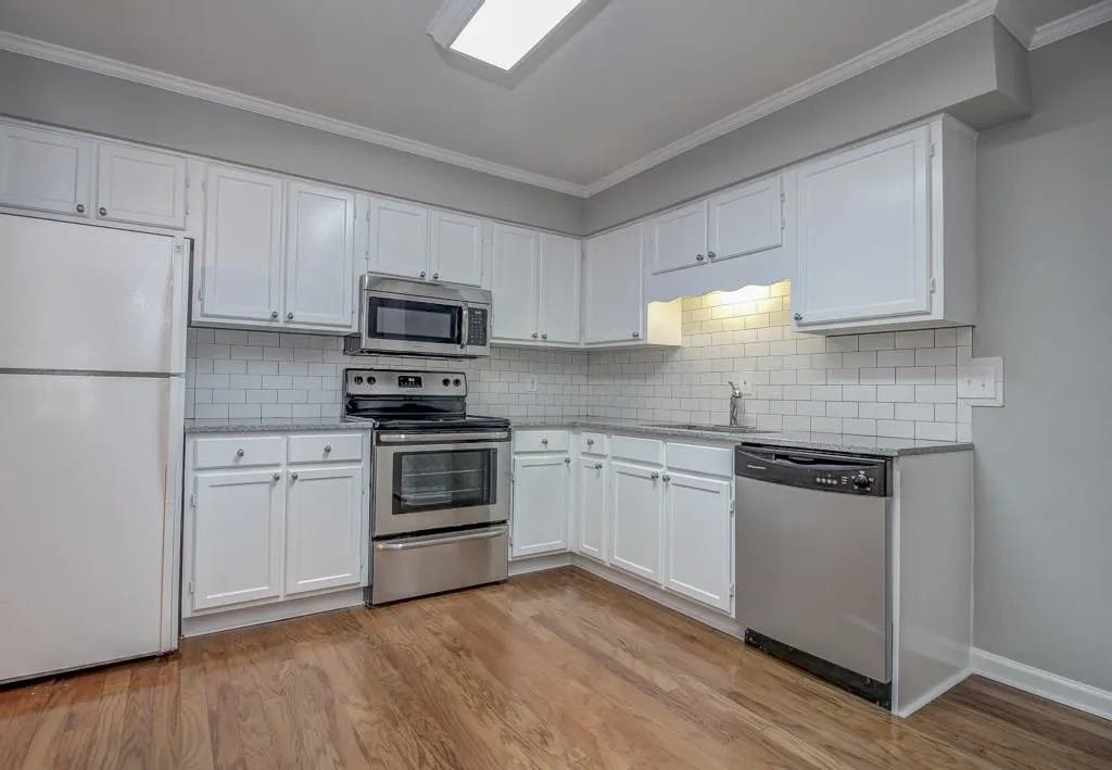 6520 Roswell Road Unit 30, Atlanta, Georgia 30328, 2 Bedrooms Bedrooms, ,2 BathroomsBathrooms,Residential,Sold,6520 Roswell Road Unit 30,6809417