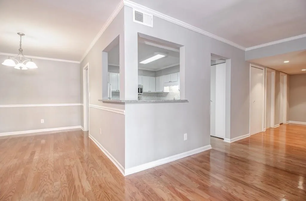 6520 Roswell Road Unit 30, Atlanta, Georgia 30328, 2 Bedrooms Bedrooms, ,2 BathroomsBathrooms,Residential,Sold,6520 Roswell Road Unit 30,6809417