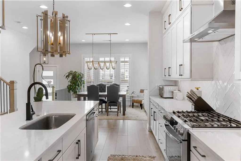 4342 Parkside Place, Atlanta, Georgia 30342, 3 Bedrooms Bedrooms, ,3 BathroomsBathrooms,Residential,Sold,4342 Parkside Place,7175020