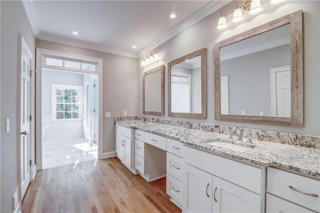 9765 Huntcliff Trace, Sandy Springs, Georgia 30350, 5 Bedrooms Bedrooms, ,4 BathroomsBathrooms,Residential,Sold,9765 Huntcliff Trace,5765285