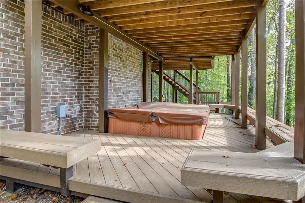 9765 Huntcliff Trace, Sandy Springs, Georgia 30350, 5 Bedrooms Bedrooms, ,4 BathroomsBathrooms,Residential,Sold,9765 Huntcliff Trace,5765285