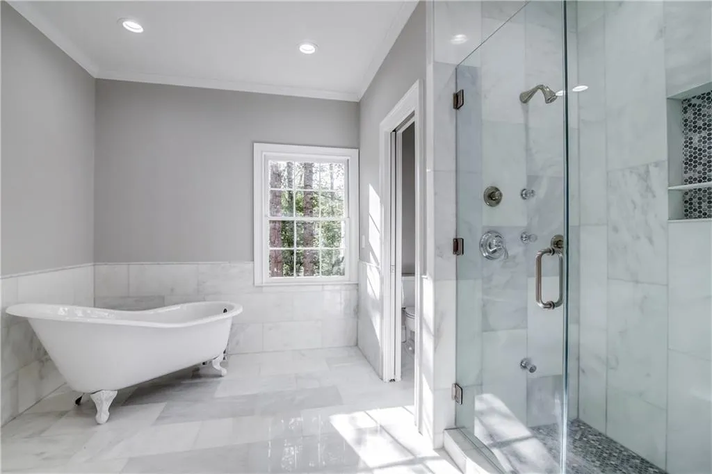 9765 Huntcliff Trace, Sandy Springs, Georgia 30350, 5 Bedrooms Bedrooms, ,4 BathroomsBathrooms,Residential,Sold,9765 Huntcliff Trace,5765285