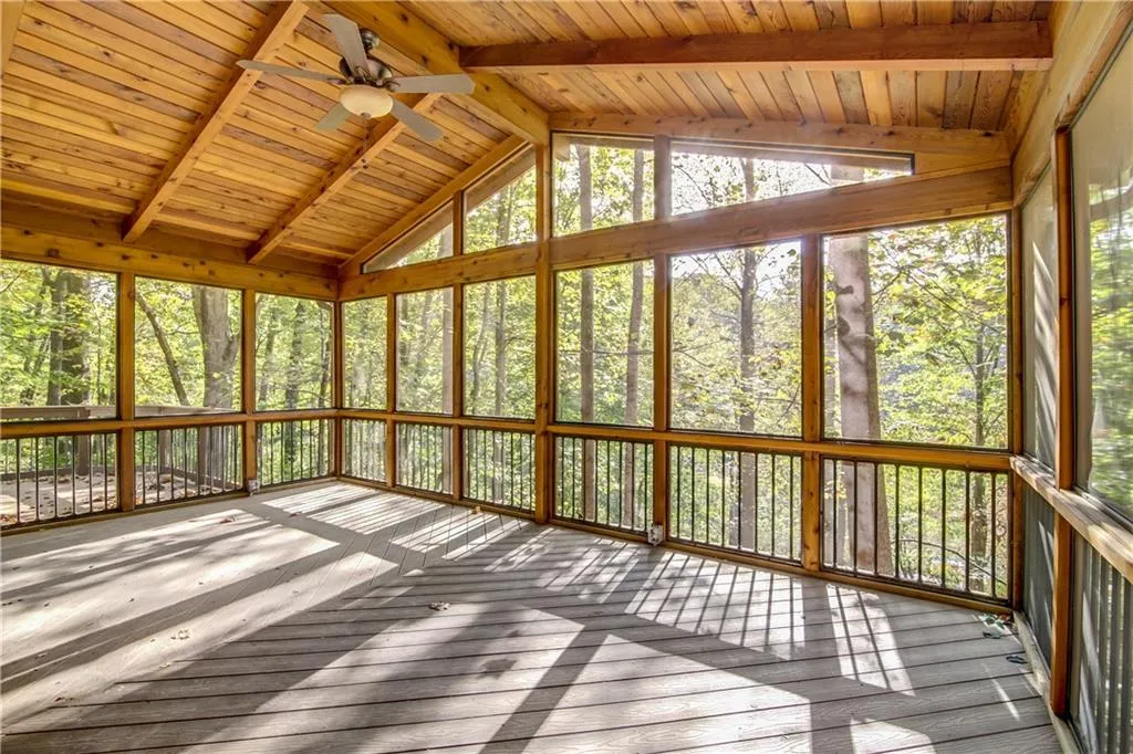 9765 Huntcliff Trace, Sandy Springs, Georgia 30350, 5 Bedrooms Bedrooms, ,4 BathroomsBathrooms,Residential,Sold,9765 Huntcliff Trace,5765285