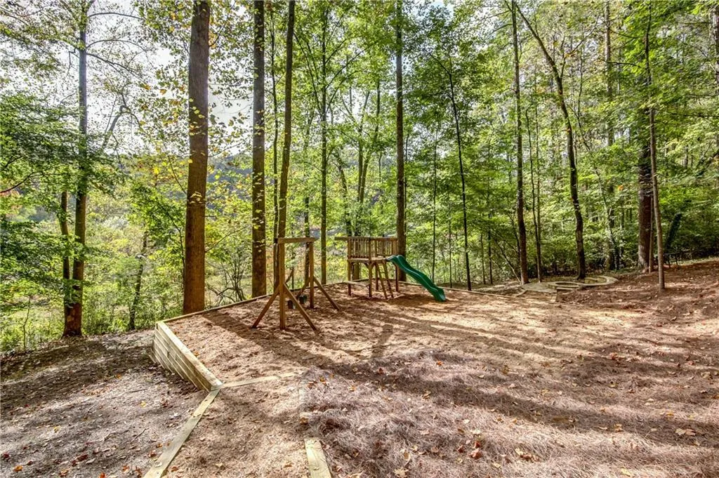 9765 Huntcliff Trace, Sandy Springs, Georgia 30350, 5 Bedrooms Bedrooms, ,4 BathroomsBathrooms,Residential,Sold,9765 Huntcliff Trace,5765285