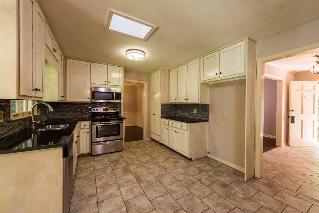 5040 Spalding Drive, Sandy Springs, Georgia 30350, 3 Bedrooms Bedrooms, ,2 BathroomsBathrooms,Residential,Sold,5040 Spalding Drive,5592080