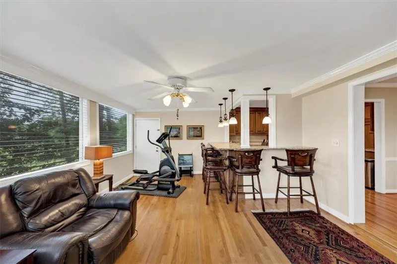 30 Chaumont Square Nw, Atlanta, Georgia 30327, 3 Bedrooms Bedrooms, 0 ,2 BathroomsBathrooms,Residential,For Sale,30 Chaumont Square Nw,7689492