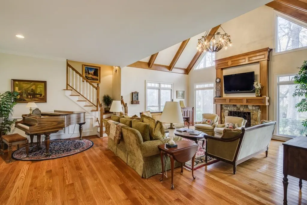 310 Riverhall Court, Sandy Springs, Georgia 30350, 5 Bedrooms Bedrooms, ,4 BathroomsBathrooms,Residential,Sold,310 Riverhall Court,6845929