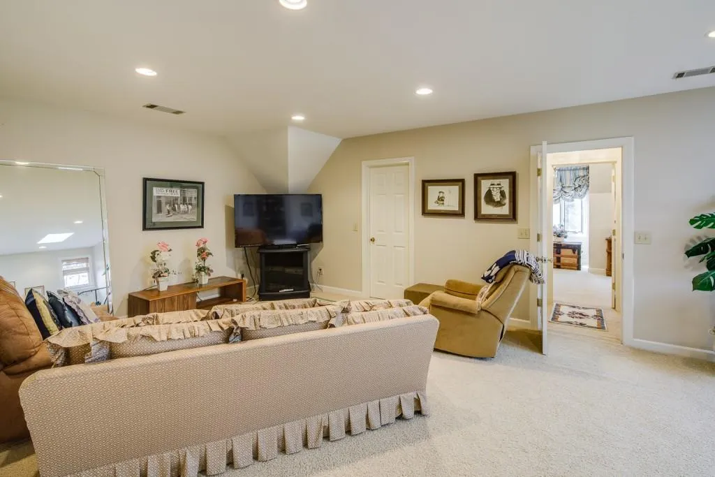310 Riverhall Court, Sandy Springs, Georgia 30350, 5 Bedrooms Bedrooms, ,4 BathroomsBathrooms,Residential,Sold,310 Riverhall Court,6845929