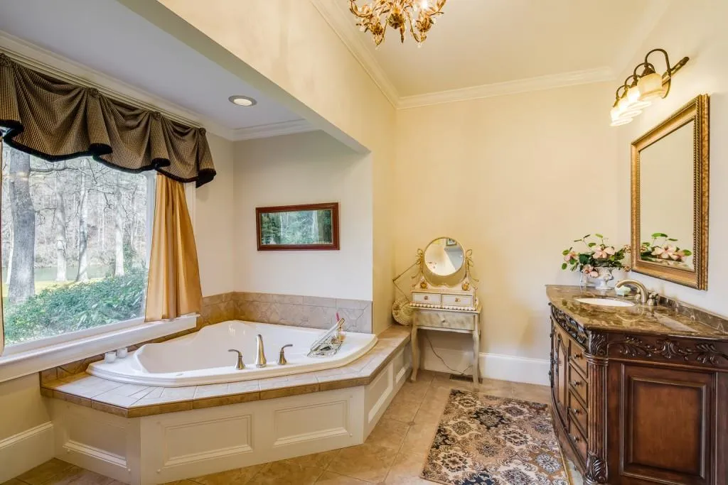 310 Riverhall Court, Sandy Springs, Georgia 30350, 5 Bedrooms Bedrooms, ,4 BathroomsBathrooms,Residential,Sold,310 Riverhall Court,6845929