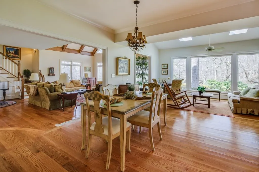 310 Riverhall Court, Sandy Springs, Georgia 30350, 5 Bedrooms Bedrooms, ,4 BathroomsBathrooms,Residential,Sold,310 Riverhall Court,6845929