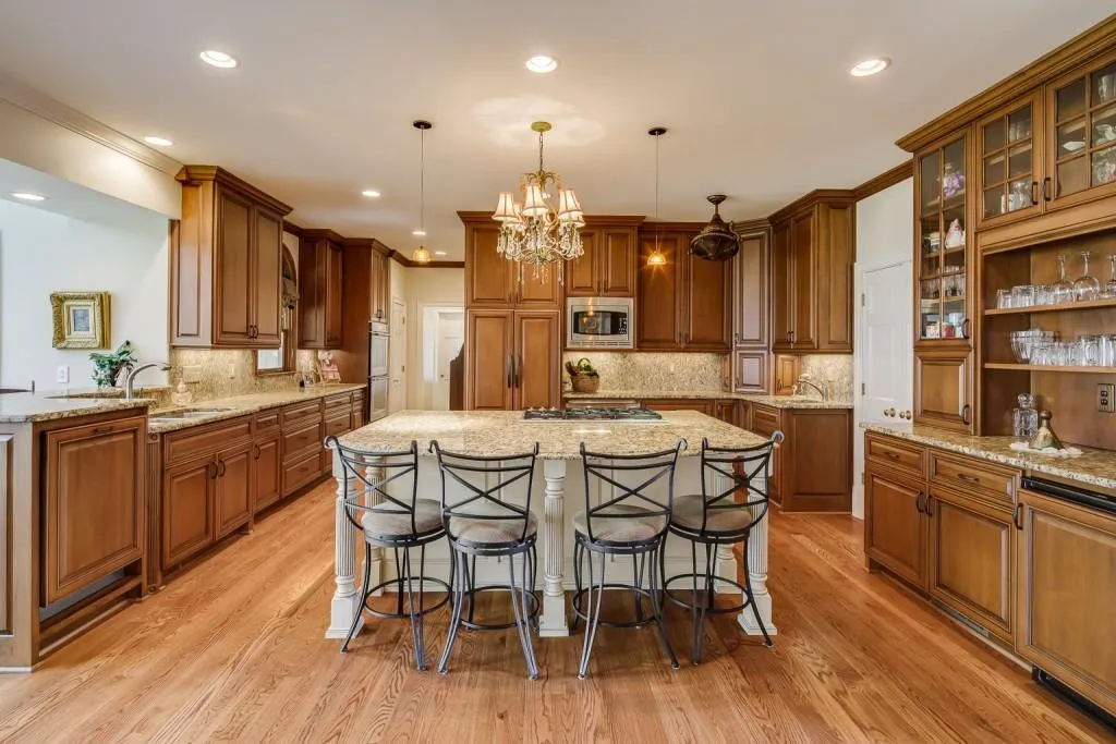 310 Riverhall Court, Sandy Springs, Georgia 30350, 5 Bedrooms Bedrooms, ,4 BathroomsBathrooms,Residential,Sold,310 Riverhall Court,6845929