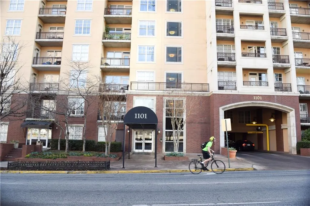 1101 Juniper Street Ne Unit 1121, Atlanta, Georgia 30309, 2 Bedrooms Bedrooms, ,2 BathroomsBathrooms,Residential,Sold,1101 Juniper Street Ne Unit 1121,5795871