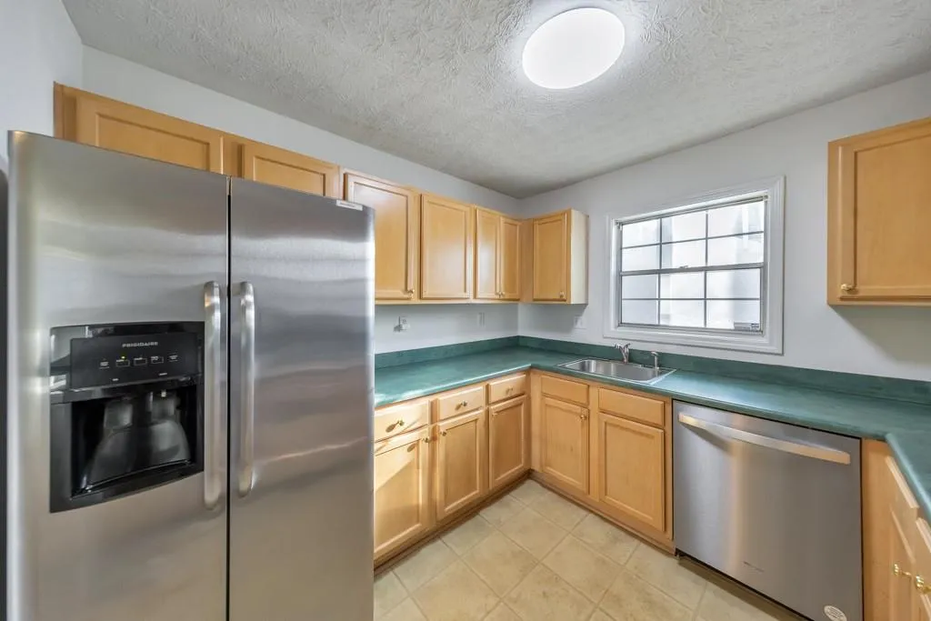 201 Natchez Trace, Atlanta, Georgia 30350, 2 Bedrooms Bedrooms, ,1 BathroomBathrooms,Residential,For Sale,201 Natchez Trace,7718228