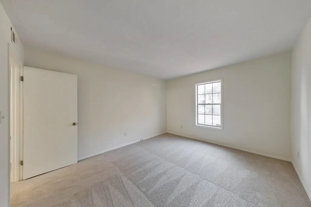 201 Natchez Trace, Atlanta, Georgia 30350, 2 Bedrooms Bedrooms, ,1 BathroomBathrooms,Residential,For Sale,201 Natchez Trace,7718228