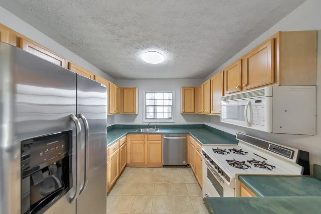 201 Natchez Trace, Atlanta, Georgia 30350, 2 Bedrooms Bedrooms, ,1 BathroomBathrooms,Residential,For Sale,201 Natchez Trace,7718228