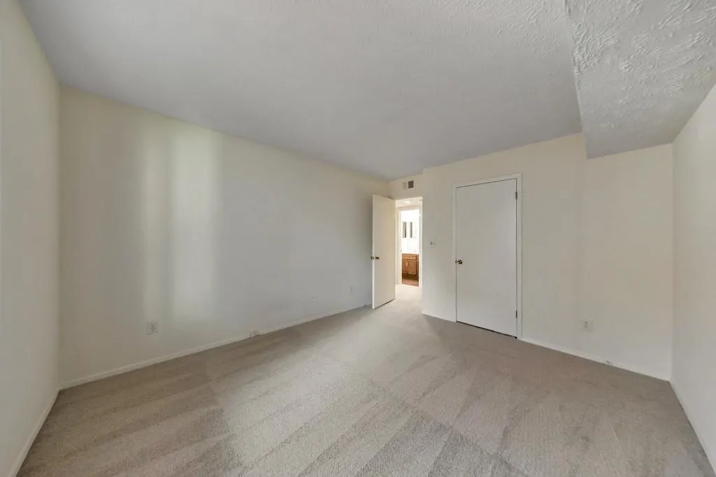 201 Natchez Trace, Atlanta, Georgia 30350, 2 Bedrooms Bedrooms, ,1 BathroomBathrooms,Residential,For Sale,201 Natchez Trace,7718228