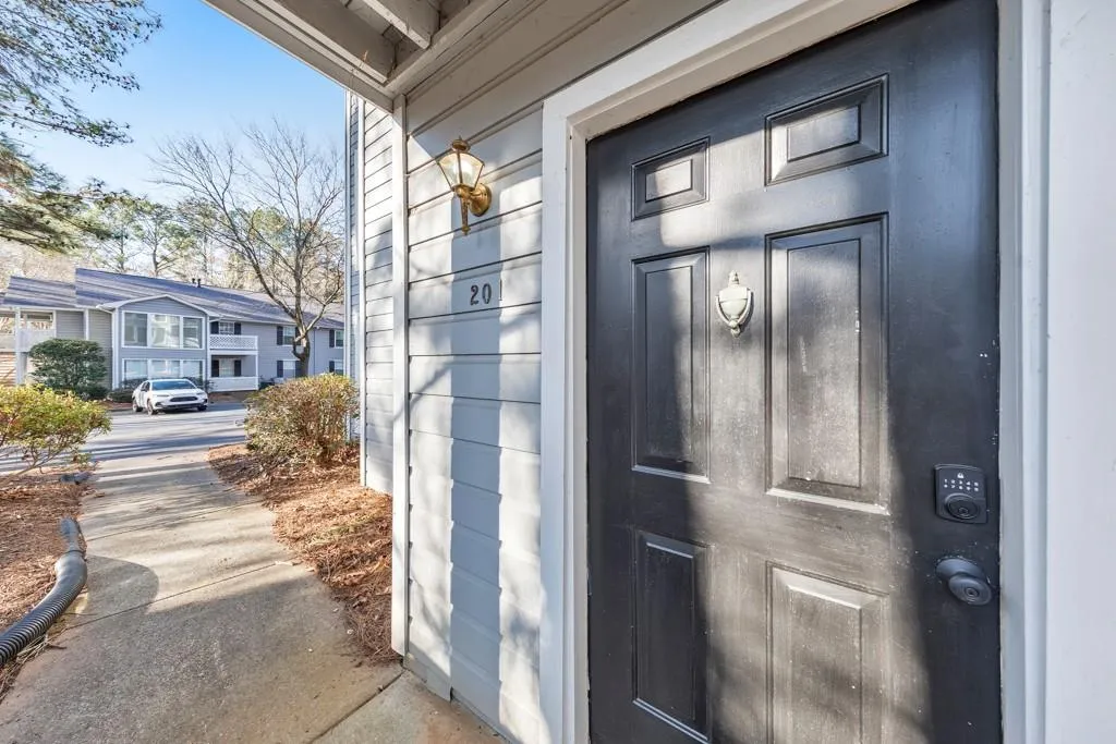 201 Natchez Trace, Atlanta, Georgia 30350, 2 Bedrooms Bedrooms, ,1 BathroomBathrooms,Residential,For Sale,201 Natchez Trace,7718228