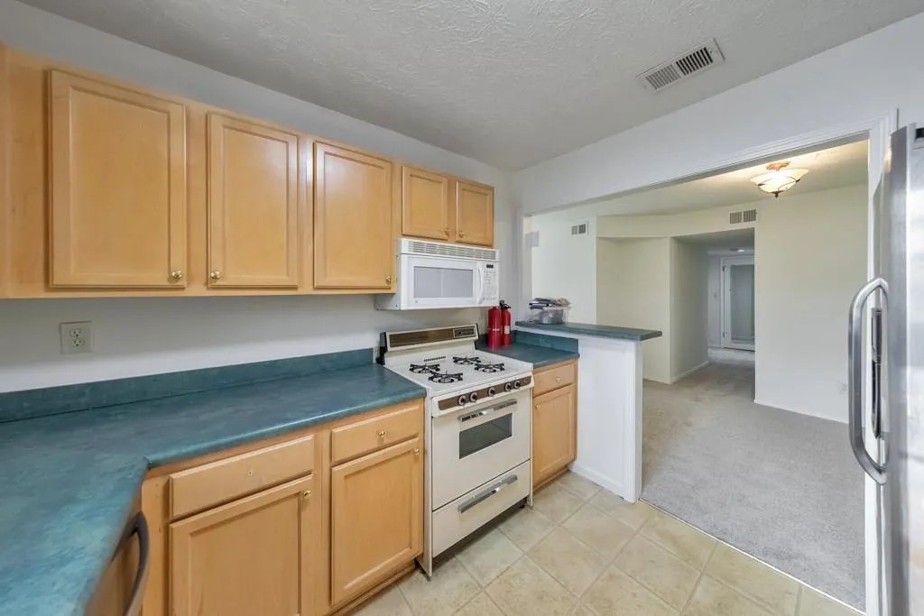 201 Natchez Trace, Atlanta, Georgia 30350, 2 Bedrooms Bedrooms, ,1 BathroomBathrooms,Residential,For Sale,201 Natchez Trace,7718228