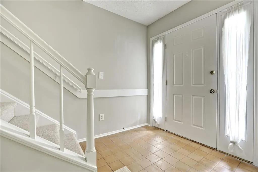 2106 Huntingdon Chase Unit 2106, Sandy Springs, Georgia 30350, 2 Bedrooms Bedrooms, ,2 BathroomsBathrooms,Residential,Sold,2106 Huntingdon Chase Unit 2106,5736774