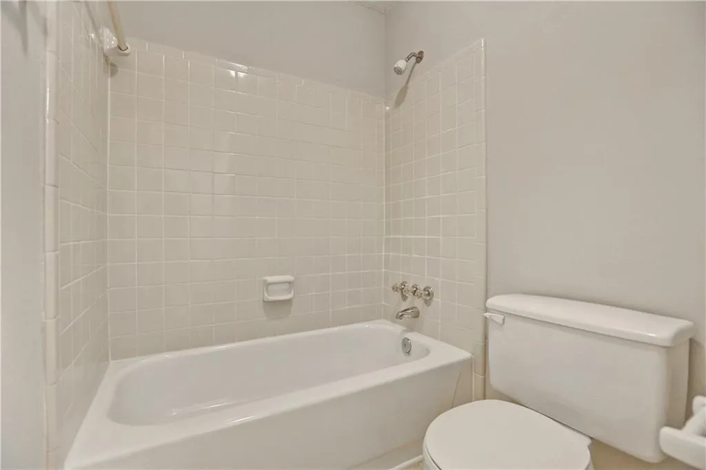 2106 Huntingdon Chase Unit 2106, Sandy Springs, Georgia 30350, 2 Bedrooms Bedrooms, ,2 BathroomsBathrooms,Residential,Sold,2106 Huntingdon Chase Unit 2106,5736774