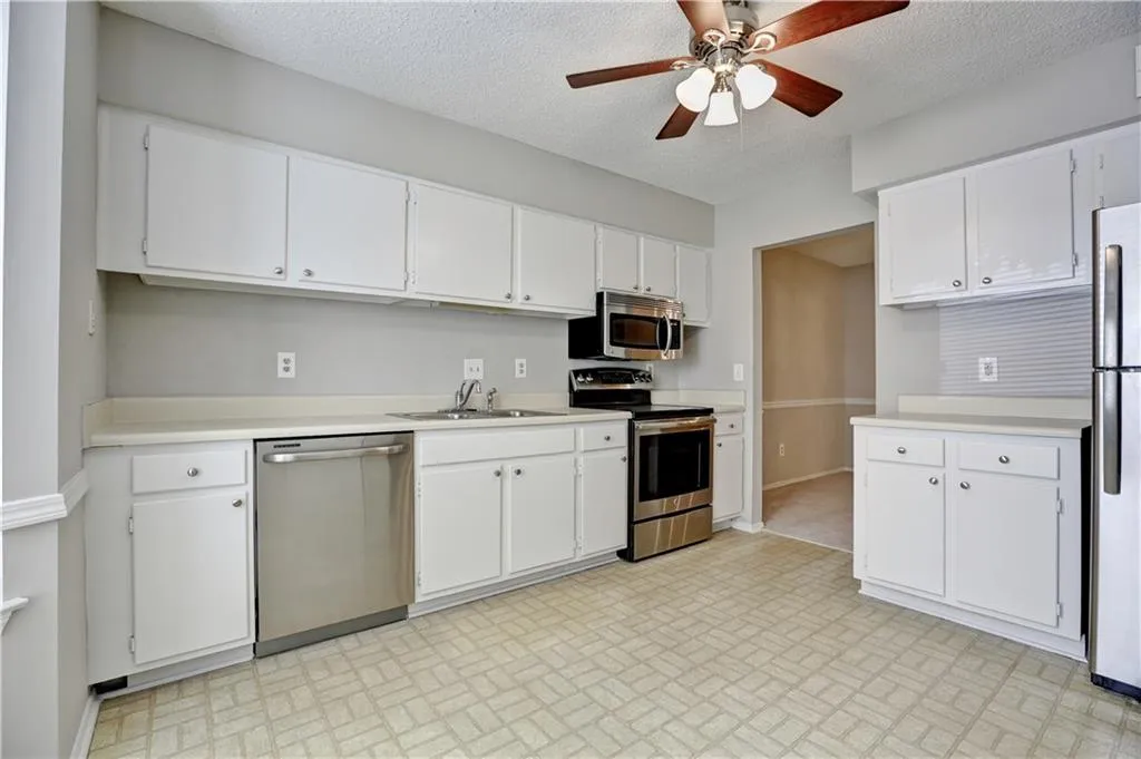 2106 Huntingdon Chase Unit 2106, Sandy Springs, Georgia 30350, 2 Bedrooms Bedrooms, ,2 BathroomsBathrooms,Residential,Sold,2106 Huntingdon Chase Unit 2106,5736774