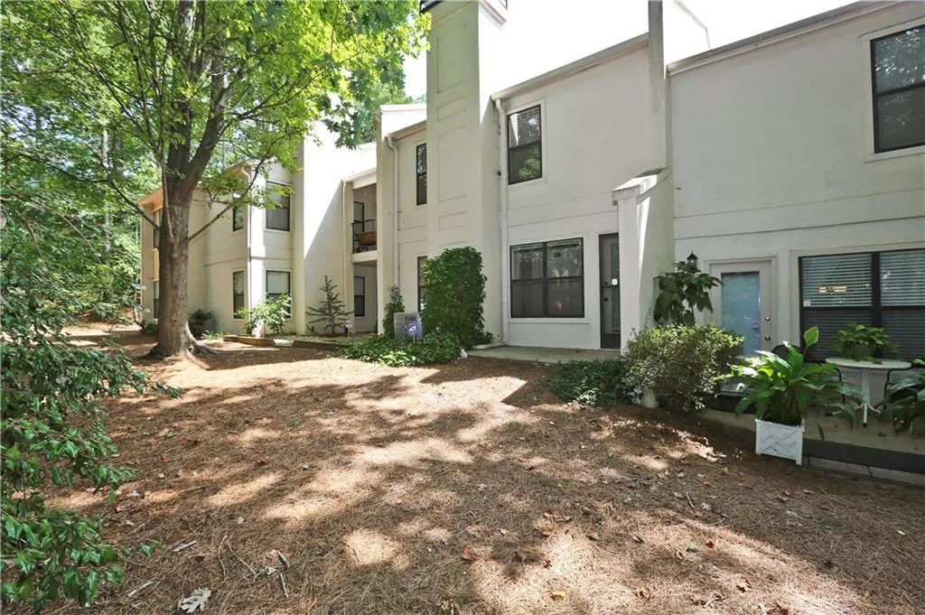 2106 Huntingdon Chase Unit 2106, Sandy Springs, Georgia 30350, 2 Bedrooms Bedrooms, ,2 BathroomsBathrooms,Residential,Sold,2106 Huntingdon Chase Unit 2106,5736774