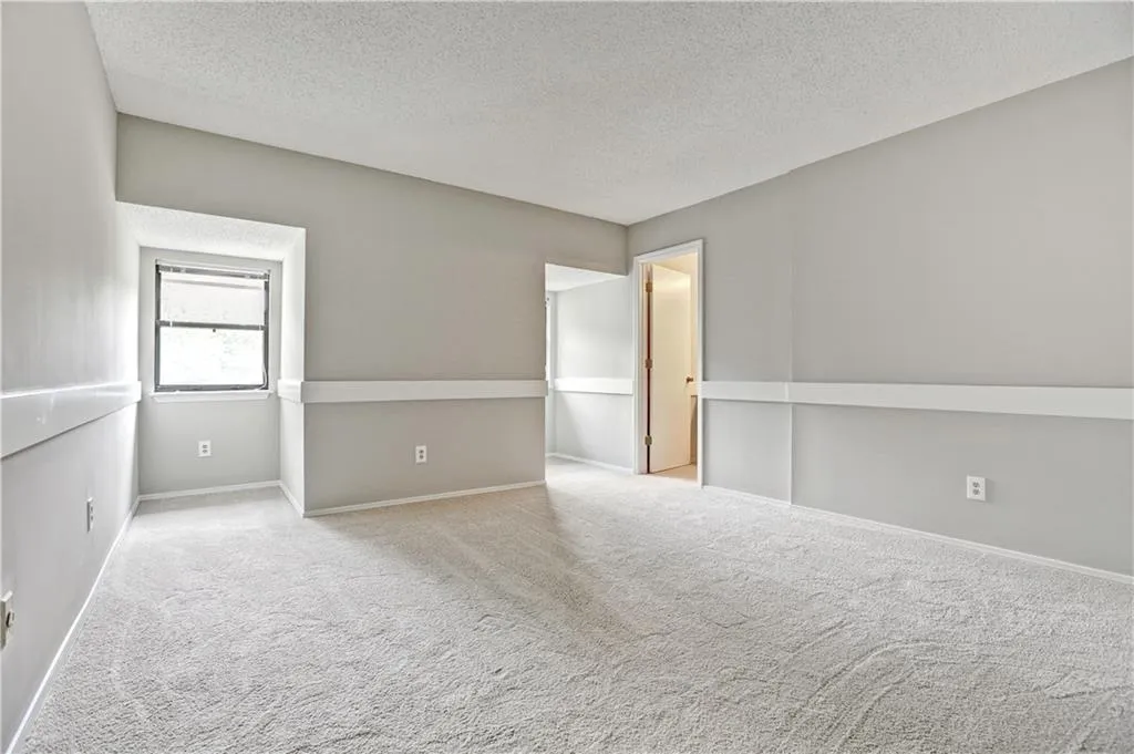 2106 Huntingdon Chase Unit 2106, Sandy Springs, Georgia 30350, 2 Bedrooms Bedrooms, ,2 BathroomsBathrooms,Residential,Sold,2106 Huntingdon Chase Unit 2106,5736774