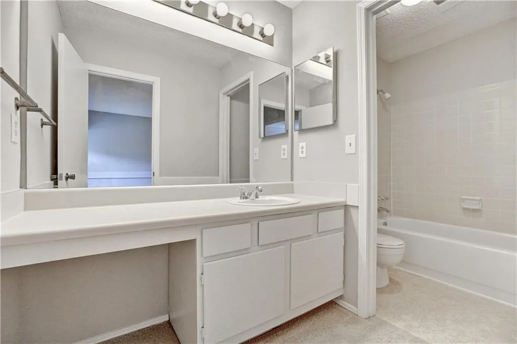 2106 Huntingdon Chase Unit 2106, Sandy Springs, Georgia 30350, 2 Bedrooms Bedrooms, ,2 BathroomsBathrooms,Residential,Sold,2106 Huntingdon Chase Unit 2106,5736774