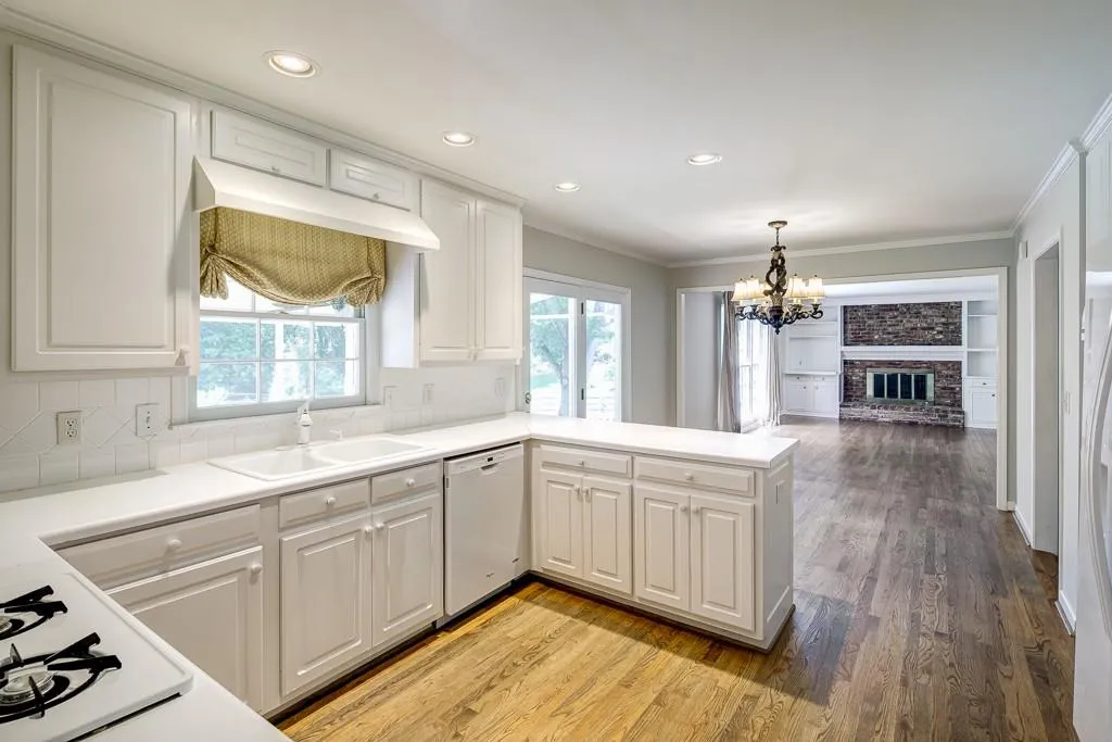 7020 Hunters Branch Drive, Sandy Springs, Georgia 30328, 4 Bedrooms Bedrooms, ,4 BathroomsBathrooms,Residential,Sold,7020 Hunters Branch Drive,5845280