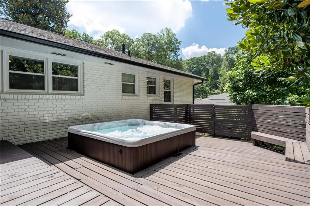 Another view of the hot tub