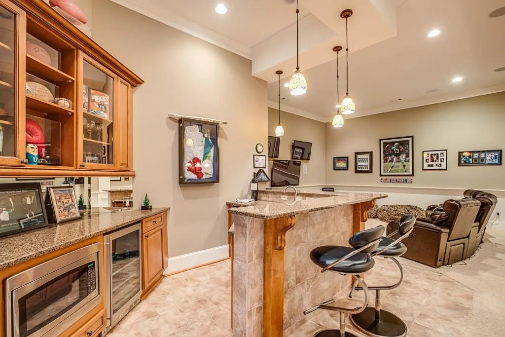 7795 Stables Drive, Atlanta, Georgia 30350, 6 Bedrooms Bedrooms, ,6 BathroomsBathrooms,Residential,Sold,7795 Stables Drive,6085985