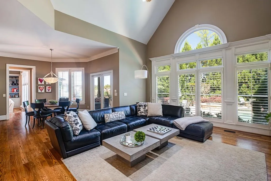 7795 Stables Drive, Atlanta, Georgia 30350, 6 Bedrooms Bedrooms, ,6 BathroomsBathrooms,Residential,Sold,7795 Stables Drive,6085985