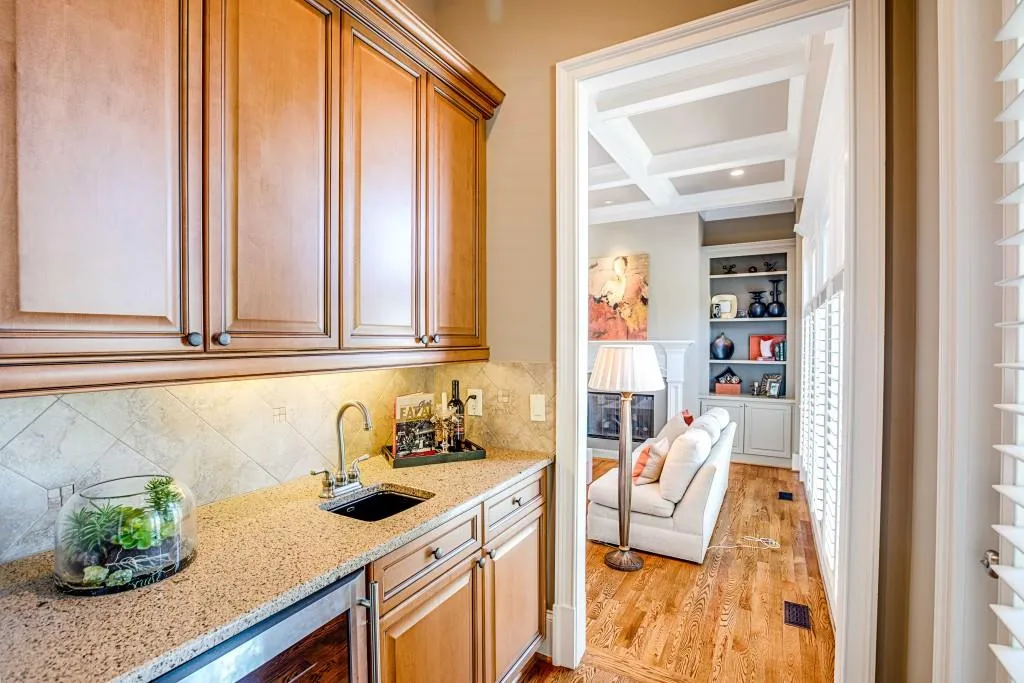 7795 Stables Drive, Atlanta, Georgia 30350, 6 Bedrooms Bedrooms, ,6 BathroomsBathrooms,Residential,Sold,7795 Stables Drive,6085985