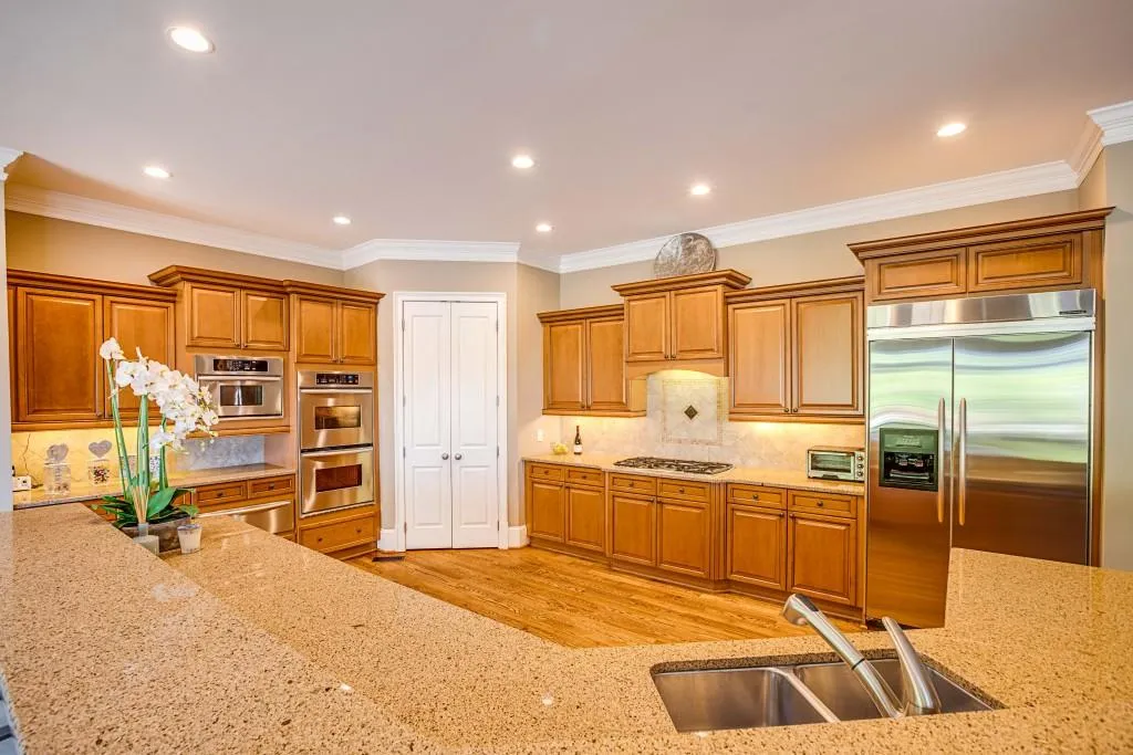 7795 Stables Drive, Atlanta, Georgia 30350, 6 Bedrooms Bedrooms, ,6 BathroomsBathrooms,Residential,Sold,7795 Stables Drive,6085985