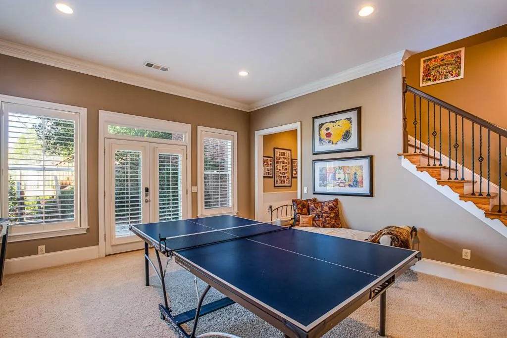 7795 Stables Drive, Atlanta, Georgia 30350, 6 Bedrooms Bedrooms, ,6 BathroomsBathrooms,Residential,Sold,7795 Stables Drive,6085985