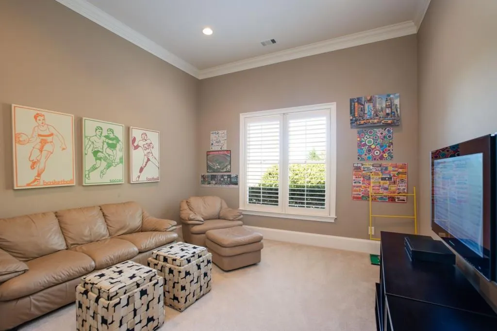 7795 Stables Drive, Atlanta, Georgia 30350, 6 Bedrooms Bedrooms, ,6 BathroomsBathrooms,Residential,Sold,7795 Stables Drive,6085985