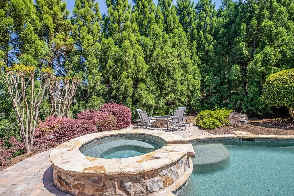 7795 Stables Drive, Atlanta, Georgia 30350, 6 Bedrooms Bedrooms, ,6 BathroomsBathrooms,Residential,Sold,7795 Stables Drive,6085985