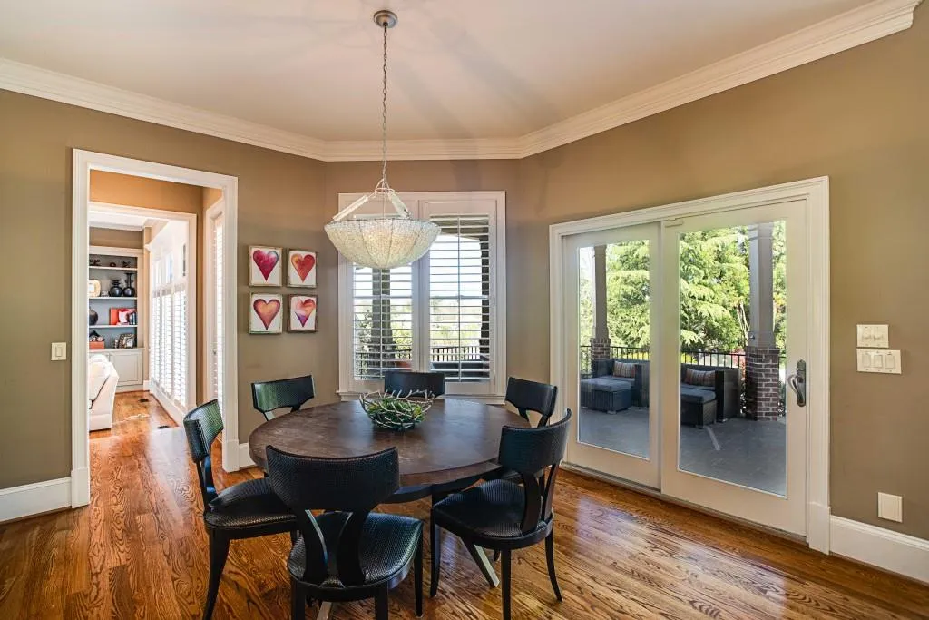 7795 Stables Drive, Atlanta, Georgia 30350, 6 Bedrooms Bedrooms, ,6 BathroomsBathrooms,Residential,Sold,7795 Stables Drive,6085985