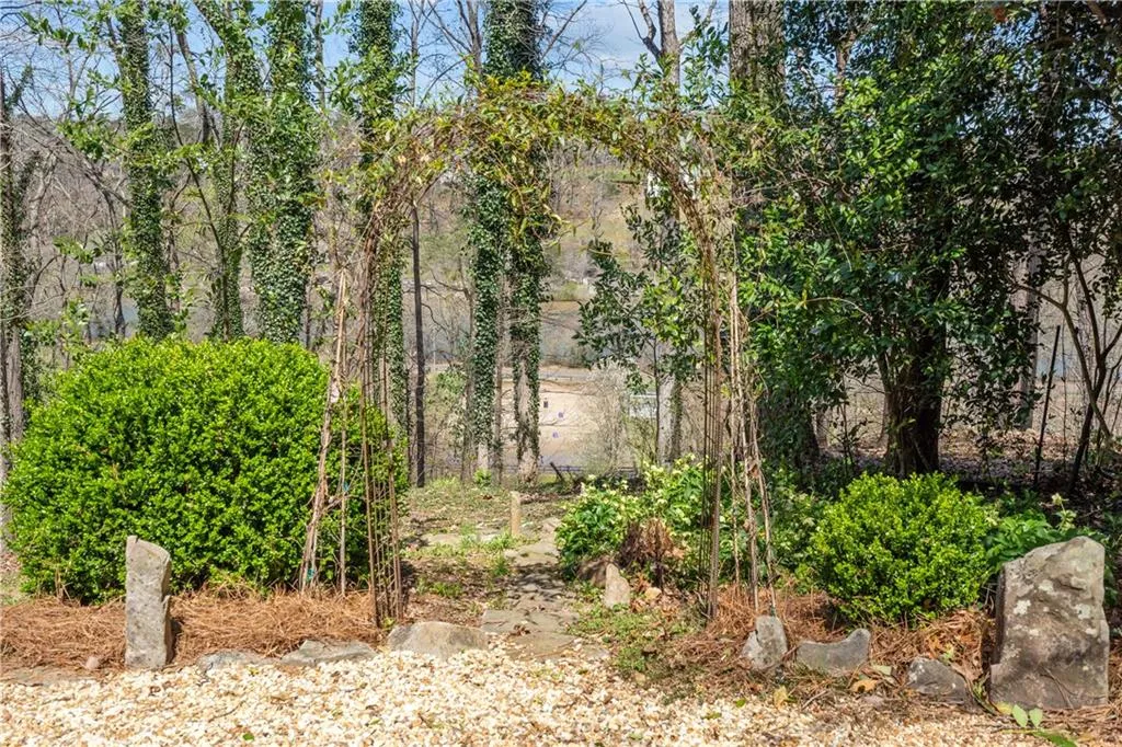 980 Buckhorn E, Sandy Springs, Georgia 30350, 4 Bedrooms Bedrooms, ,2 BathroomsBathrooms,Residential,Sold,980 Buckhorn E,7020611