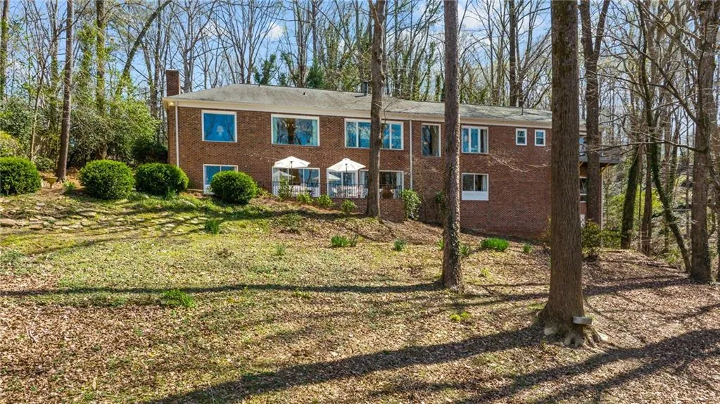 980 Buckhorn E, Sandy Springs, Georgia 30350, 4 Bedrooms Bedrooms, ,2 BathroomsBathrooms,Residential,Sold,980 Buckhorn E,7020611