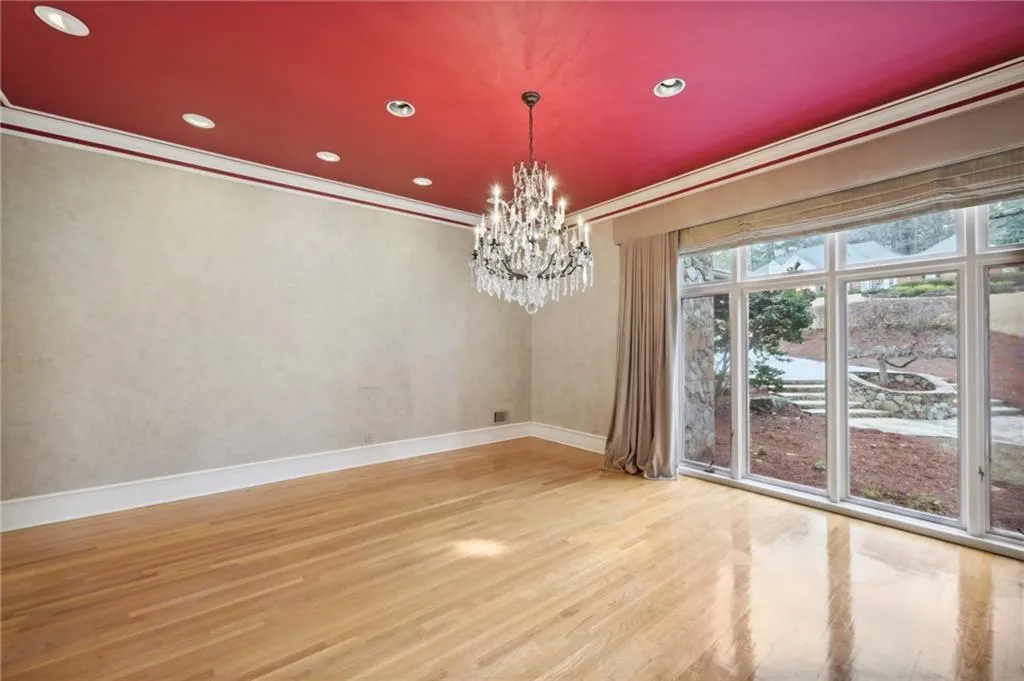 5410 New Wellington Close, Atlanta, Georgia 30327, 6 Bedrooms Bedrooms, ,4 BathroomsBathrooms,Residential,Sold,5410 New Wellington Close,7167096