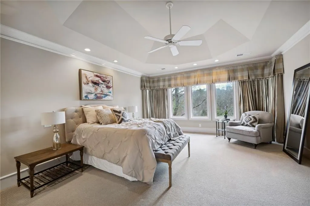 5410 New Wellington Close, Atlanta, Georgia 30327, 6 Bedrooms Bedrooms, ,4 BathroomsBathrooms,Residential,Sold,5410 New Wellington Close,7167096