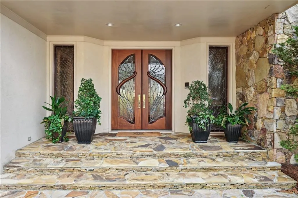 5410 New Wellington Close, Atlanta, Georgia 30327, 6 Bedrooms Bedrooms, ,4 BathroomsBathrooms,Residential,Sold,5410 New Wellington Close,7167096