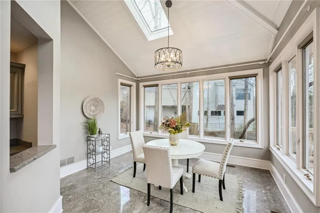 5410 New Wellington Close, Atlanta, Georgia 30327, 6 Bedrooms Bedrooms, ,4 BathroomsBathrooms,Residential,Sold,5410 New Wellington Close,7167096