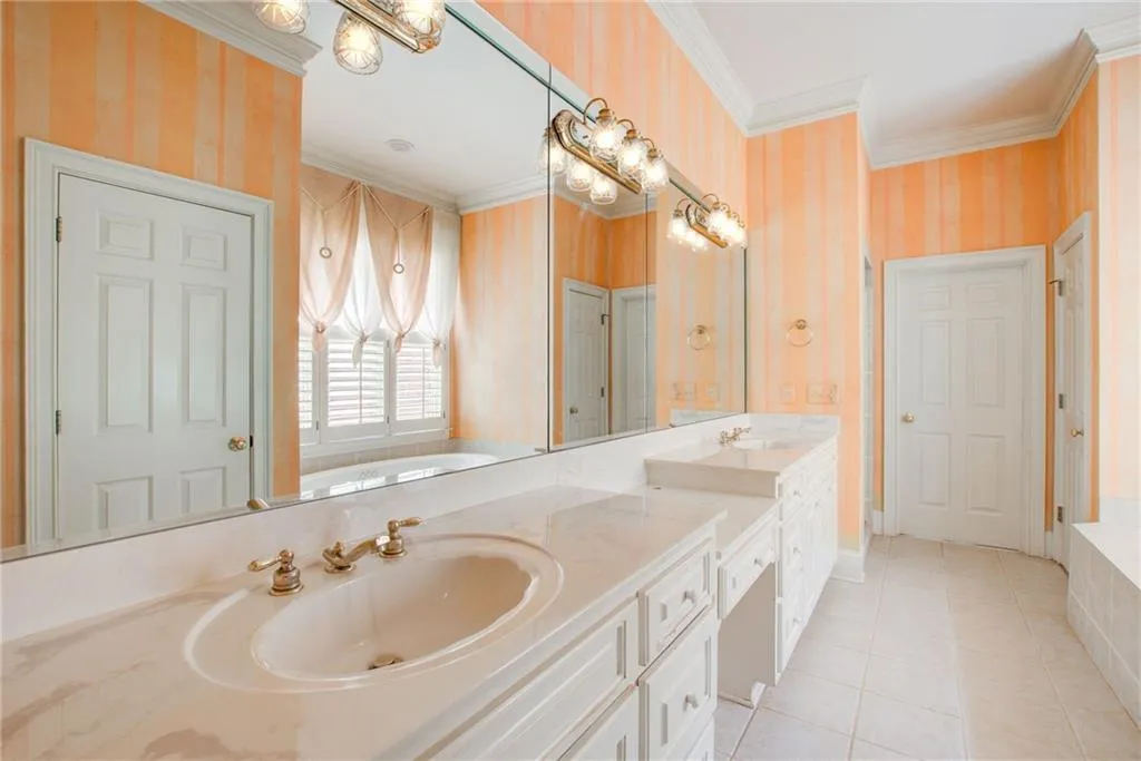 495 Winfield Glen Court, Atlanta, Georgia 30342, 4 Bedrooms Bedrooms, ,3 BathroomsBathrooms,Residential,Sold,495 Winfield Glen Court,7255332