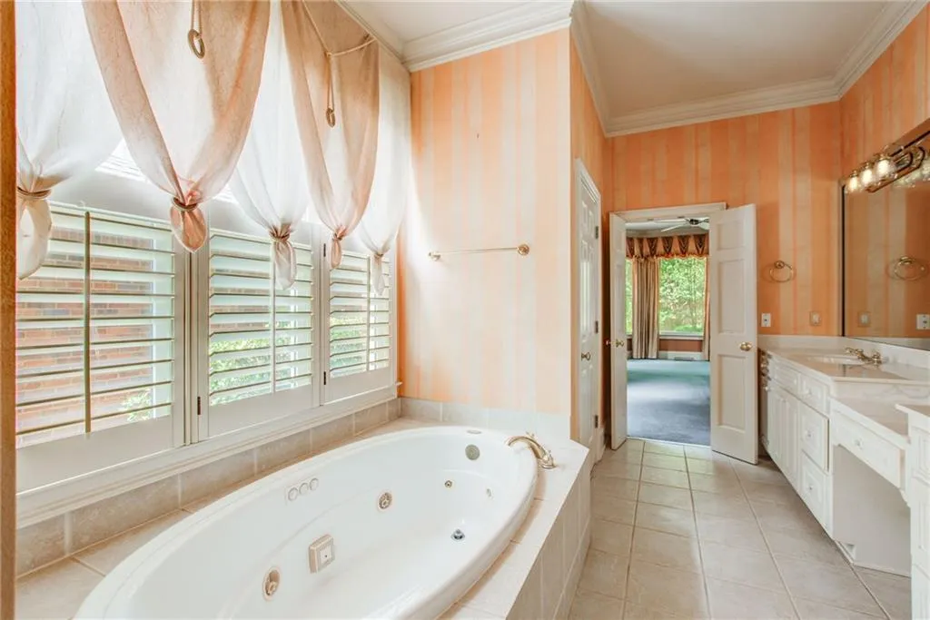 495 Winfield Glen Court, Atlanta, Georgia 30342, 4 Bedrooms Bedrooms, ,3 BathroomsBathrooms,Residential,Sold,495 Winfield Glen Court,7255332