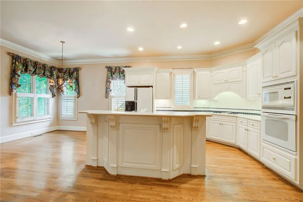 495 Winfield Glen Court, Atlanta, Georgia 30342, 4 Bedrooms Bedrooms, ,3 BathroomsBathrooms,Residential,Sold,495 Winfield Glen Court,7255332