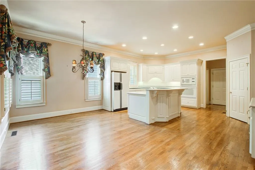 495 Winfield Glen Court, Atlanta, Georgia 30342, 4 Bedrooms Bedrooms, ,3 BathroomsBathrooms,Residential,Sold,495 Winfield Glen Court,7255332