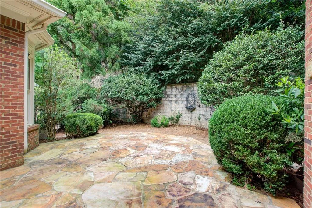 495 Winfield Glen Court, Atlanta, Georgia 30342, 4 Bedrooms Bedrooms, ,3 BathroomsBathrooms,Residential,Sold,495 Winfield Glen Court,7255332